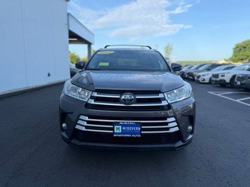 Used 2017 Toyota Highlander XLE w/ Carpet Mat Package AWD/4WD image 2