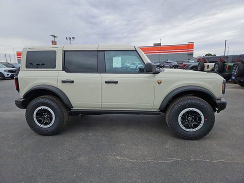 New 2025 Ford Bronco Badlands w/ Sasquatch Package image 14