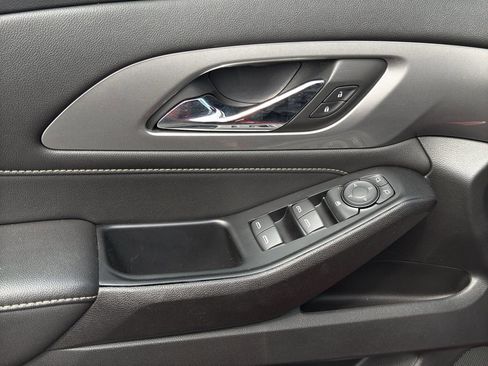 Used 2023 Chevrolet Traverse LT image 10