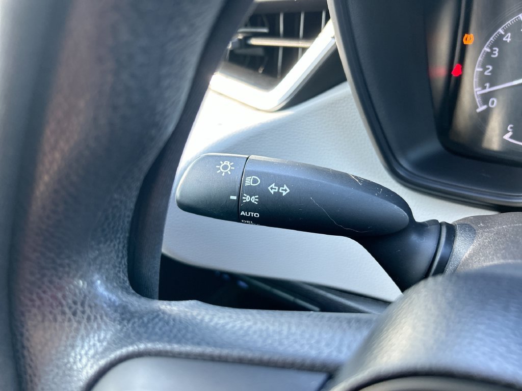Used 2020 Toyota Corolla LE FWD image 19