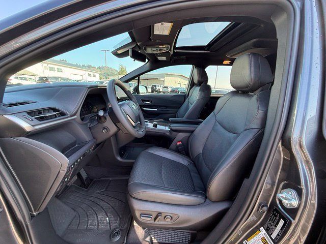 Used 2025 Toyota Sienna Platinum AWD/4WD image 12