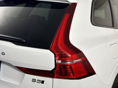 Used 2023 Volvo XC60 B5 Plus w/ Climate Package AWD/4WD image 34