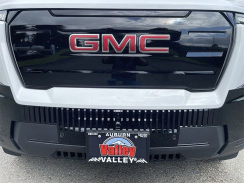 New 2026 GMC Sierra EV Elevation image 29