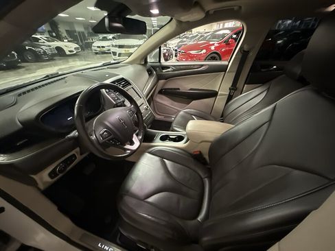 Used 2018 Lincoln MKC Reserve FWD image 16