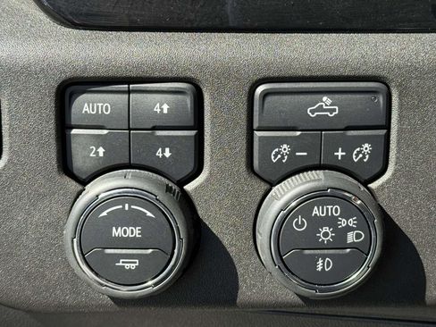 Used 2023 Chevrolet Silverado 1500 RST w/ Convenience Package II AWD/4WD image 17