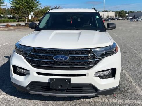 Used 2022 Ford Explorer XLT w/ Equipment Group 202A image 21