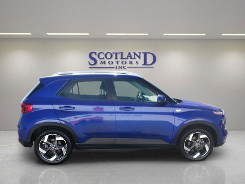 Used 2024 Hyundai Venue SEL FWD image 5