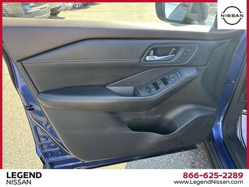 Used 2023 Nissan Rogue SL AWD/4WD image 13