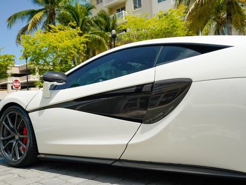 Used 2017 McLaren 570S Coupe RWD image 19
