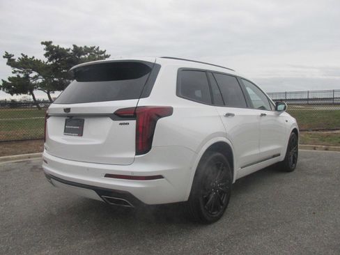 Used 2023 Cadillac XT6 Premium Luxury w/ Technology Package image 26