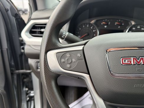 Certified 2023 GMC Acadia SLE image 13