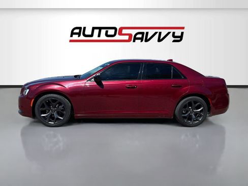 Used 2020 Chrysler 300 Touring w/ Sport Appearance Package RWD image 4