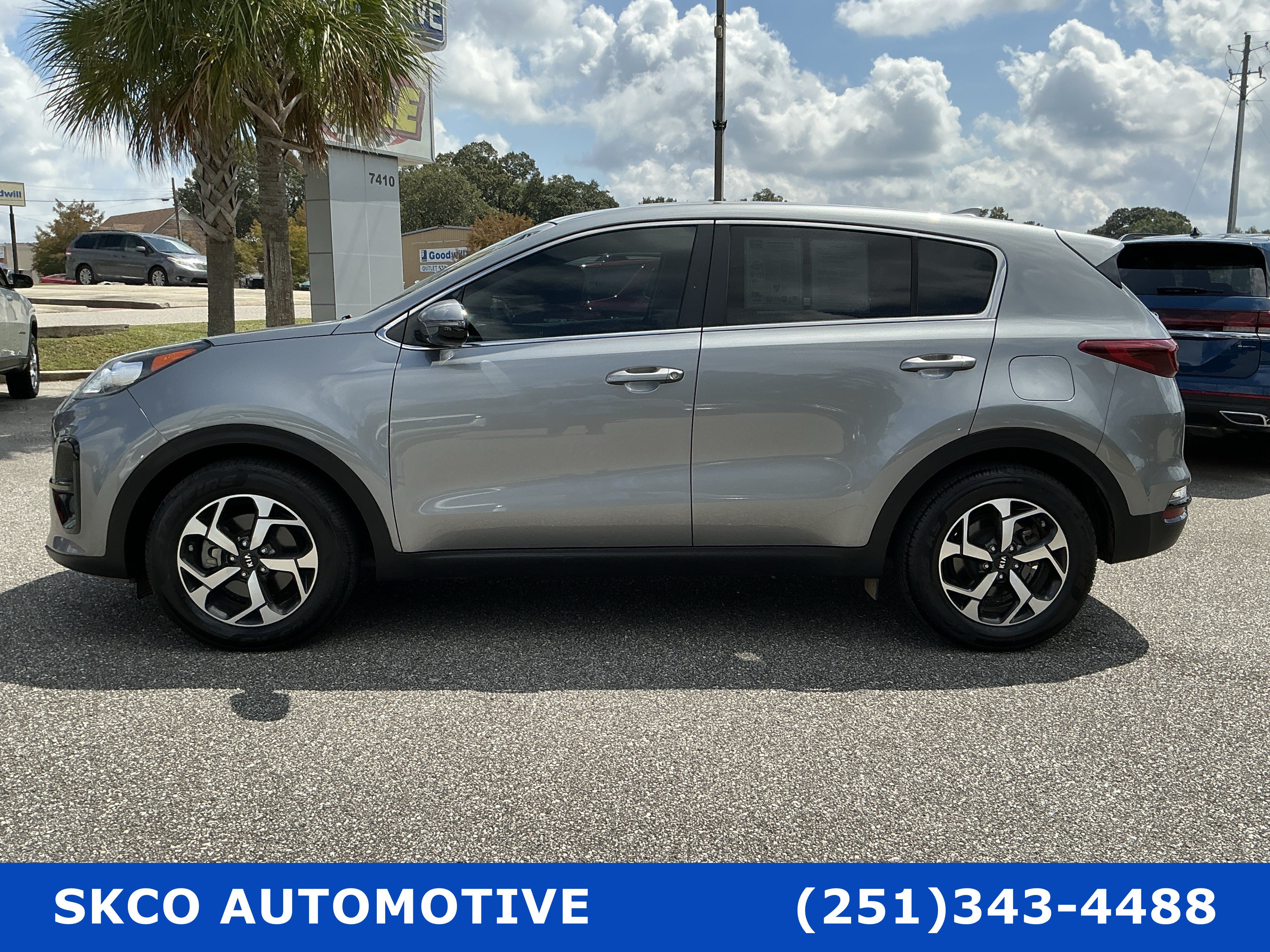 Used 2021 Kia Sportage LX w/ LX Fwd Popular Package image 2