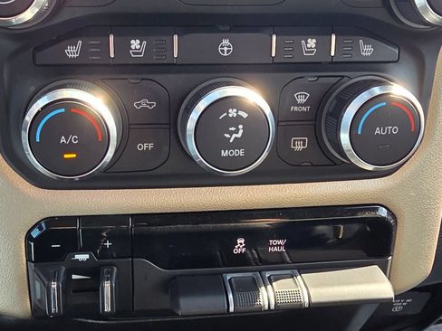 Used 2020 RAM 1500 Laramie AWD/4WD image 30