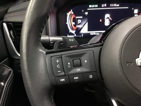 Used 2024 Nissan Rogue SL w/ SL Premium Package image 37