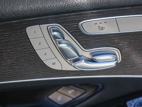 Used 2020 Mercedes-Benz GLC 300 image 27