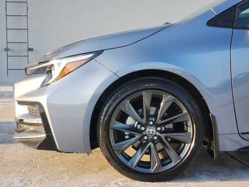 Used 2025 Toyota Corolla SE FWD image 9