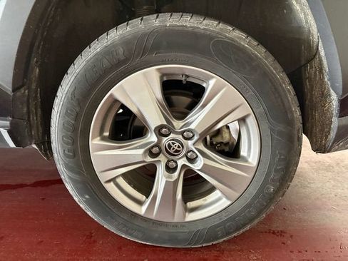 Used 2022 Toyota RAV4 XLE w/ Convenience Package AWD/4WD image 23