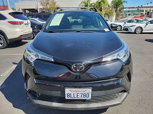 Used 2019 Toyota C-HR XLE image 3