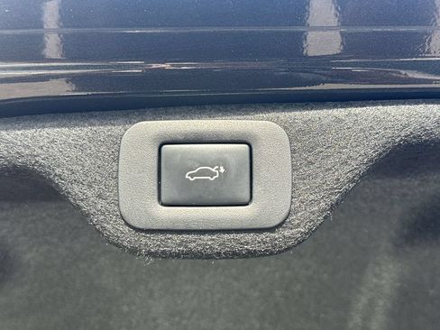 Used 2023 Lexus ES 300h w/ Accessory Package (Z2) FWD image 32