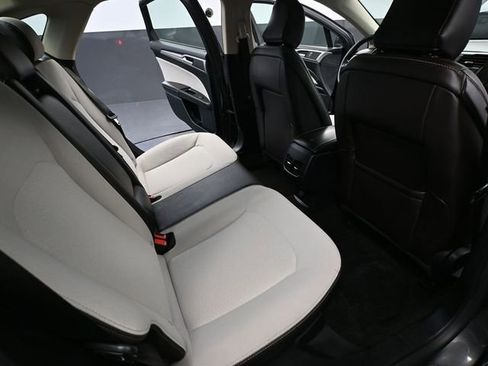 Used 2020 Ford Fusion SE w/ Equipment Group 151A image 43