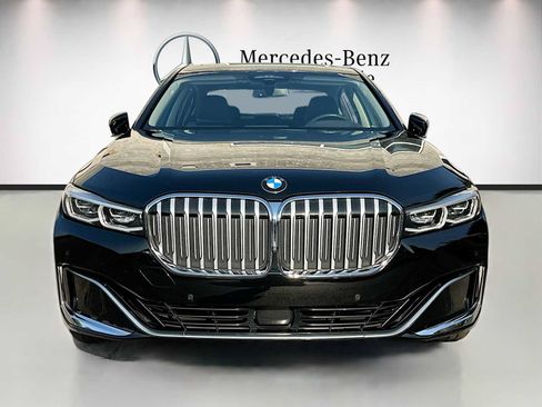 Used 2021 BMW 740i w/ Premium Package RWD image 2