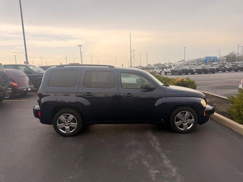 Used 2009 Chevrolet HHR LS image 3