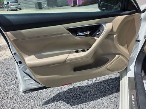 Used 2015 Nissan Altima 2.5 SL w/ Moonroof Package FWD image 16
