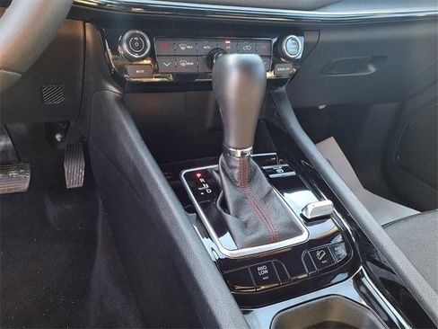 Used 2024 Jeep Compass Trailhawk image 9