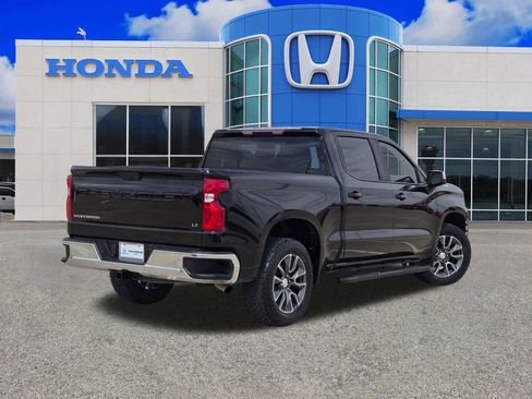 Used 2022 Chevrolet Silverado 1500 LT image 3