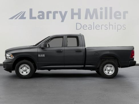 Used 2017 RAM 1500 Express w/ Express Value Package AWD/4WD image 3