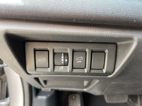 Used 2022 Subaru Outback Premium image 11