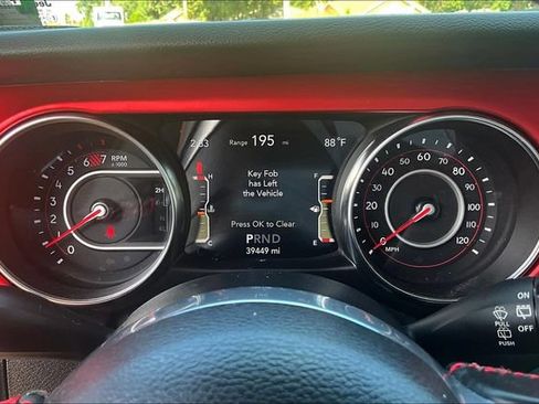 Used 2022 Jeep Wrangler Unlimited Rubicon AWD/4WD image 13