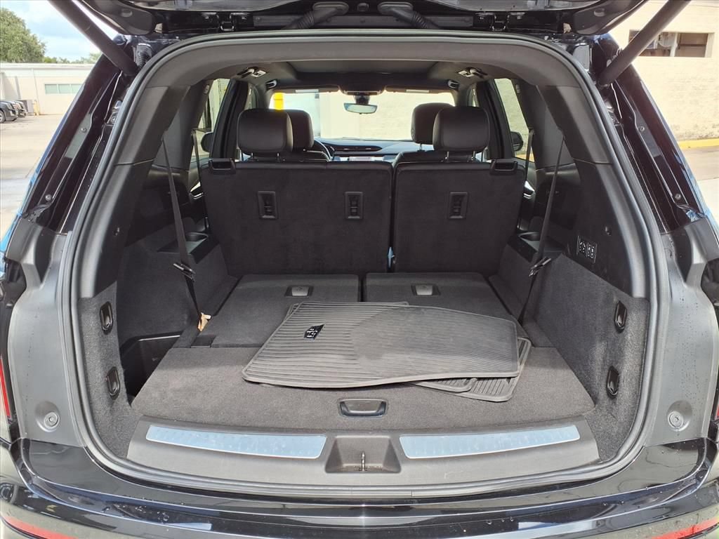 Used 2024 Cadillac XT6 Sport w/ Technology Package AWD/4WD image 16