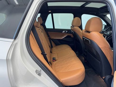 Used 2024 BMW X5 xDrive40i w/ Premium Package image 18