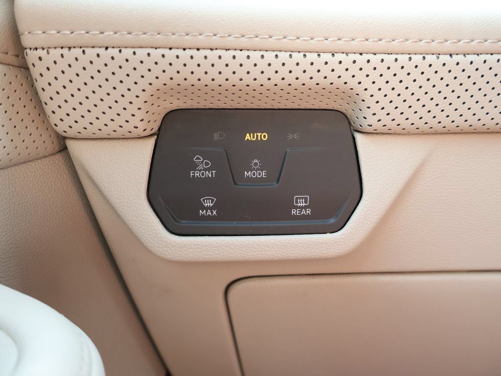 Used 2024 Volkswagen Atlas SEL Premium R-Line AWD/4WD image 34
