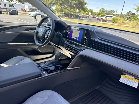 New 2025 Toyota Camry LE w/ Convenience Package image 33