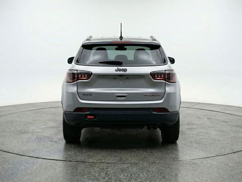 Used 2025 Jeep Compass Trailhawk image 7