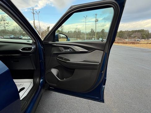 Used 2022 Chevrolet TrailBlazer LT w/ Convenience Package image 29