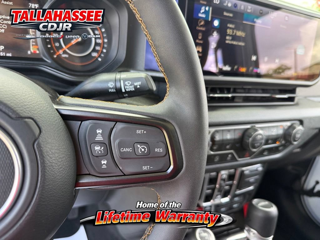 Used 2025 Jeep Gladiator Mojave AWD/4WD image 23