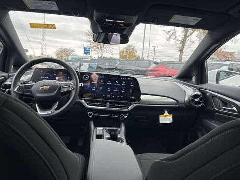 New 2026 Chevrolet Equinox EV LT image 25