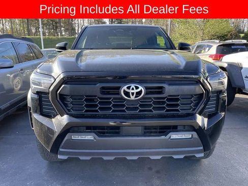 Used 2024 Toyota Tacoma TRD Off-Road AWD/4WD image 6