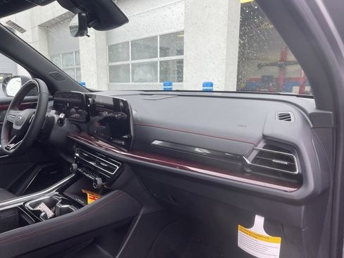 New 2025 Chevrolet Traverse RS w/ LPO, Floor Liner Package image 16