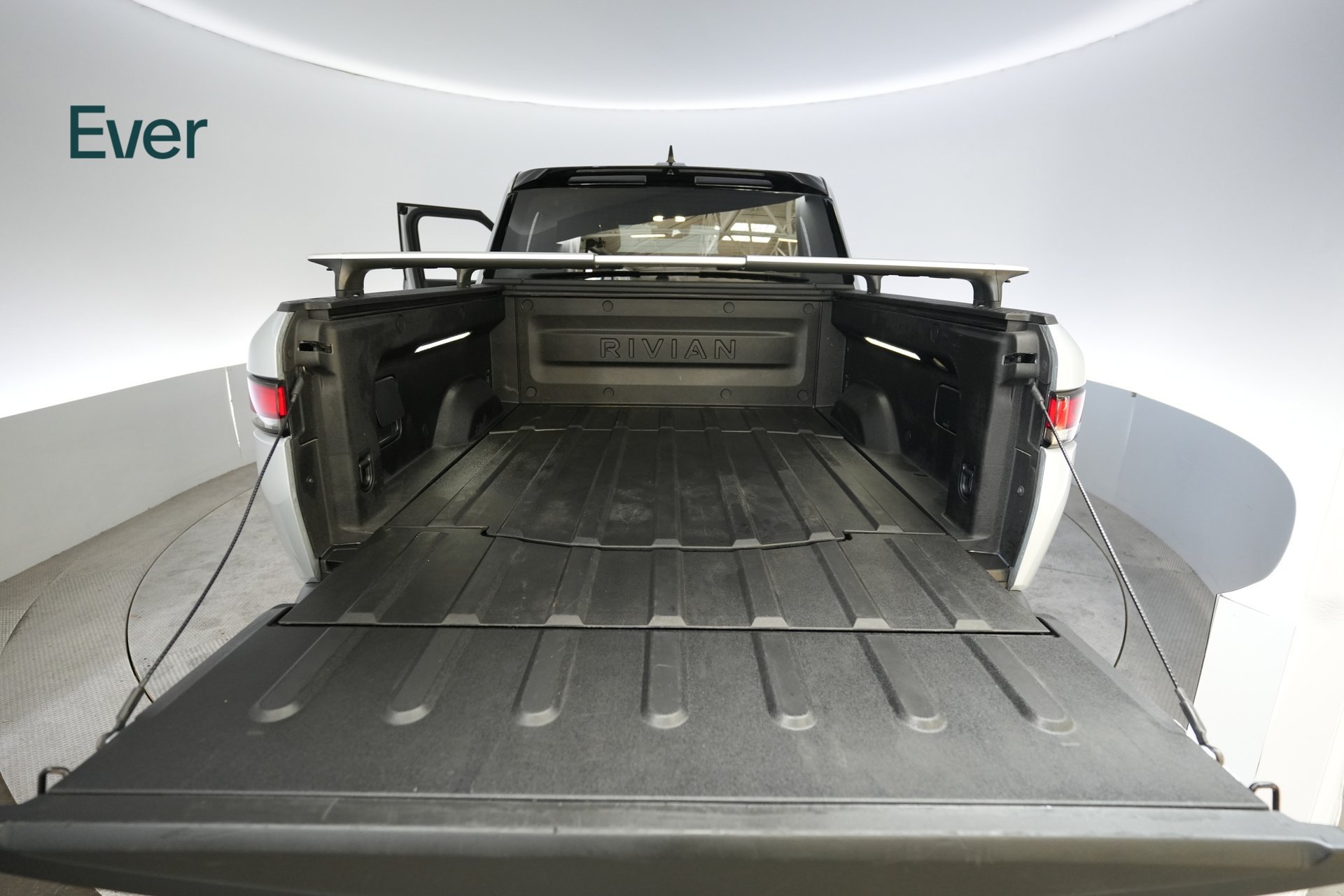 Used 2024 Rivian R1T Adventure Dual AWD/4WD image 8