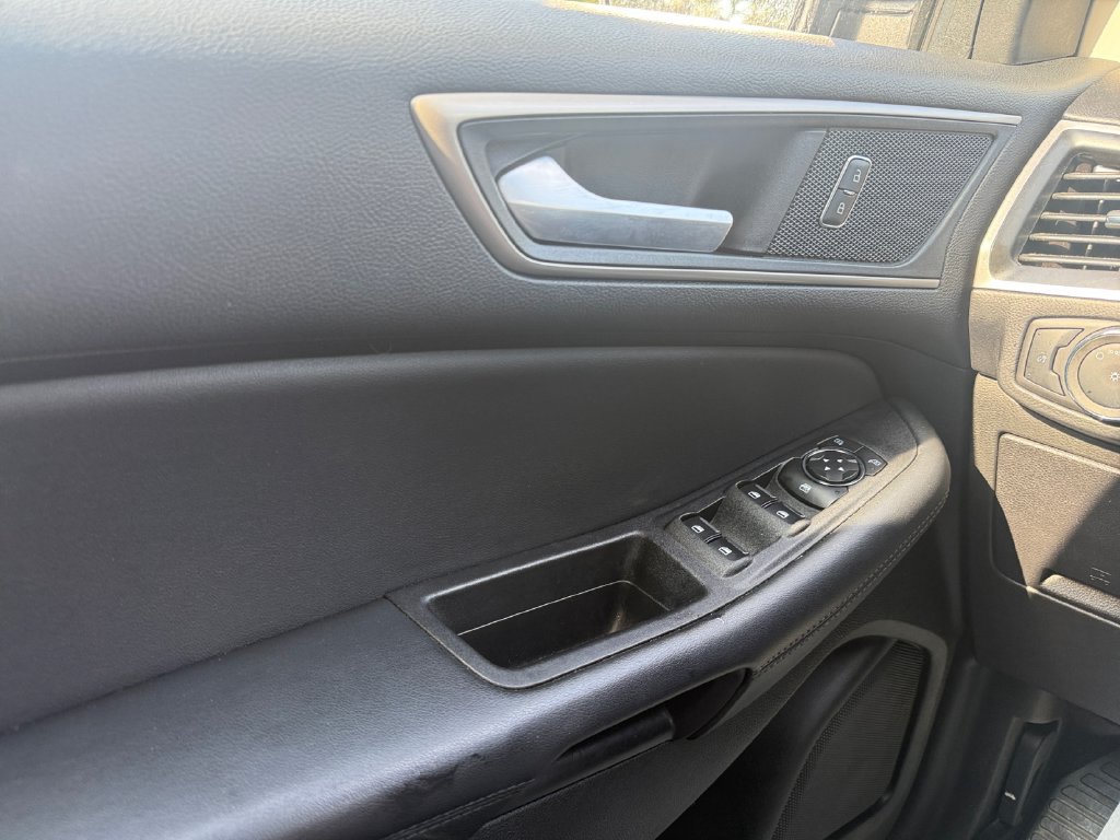 Used 2024 Ford Edge SEL AWD/4WD image 17