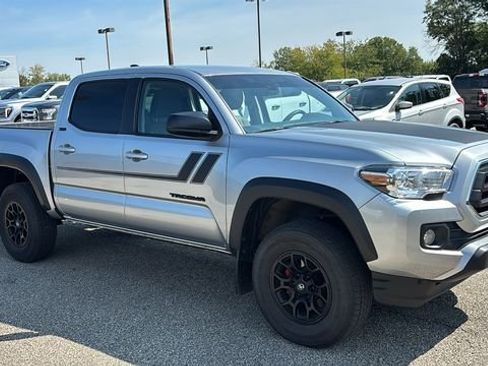 Used 2023 Toyota Tacoma SR5 AWD/4WD image 25