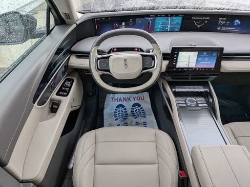 Used 2025 Lincoln Nautilus Premier w/ Equipment Group 102A AWD/4WD image 17