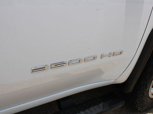 Used 2022 GMC Sierra 3500 SLE w/ SLE Convenience Package AWD/4WD image 15