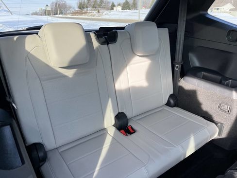 Used 2021 Volkswagen Tiguan SE R-Line w/ 3rd Row Seat Package image 35