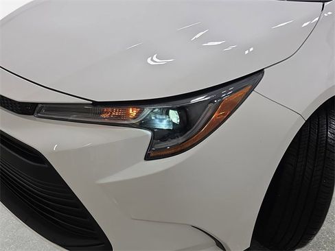 Used 2023 Toyota Corolla LE w/ Carpet Mat Package (TMS) image 27